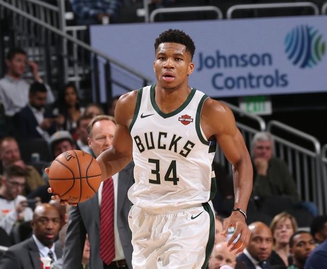  字母哥三双雄鹿大胜活塞  